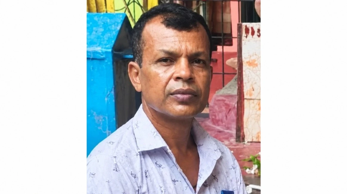 বাড়ির সামনে স্বর্ণ ব্যবসায়ীকে কুপিয়ে হত্যা